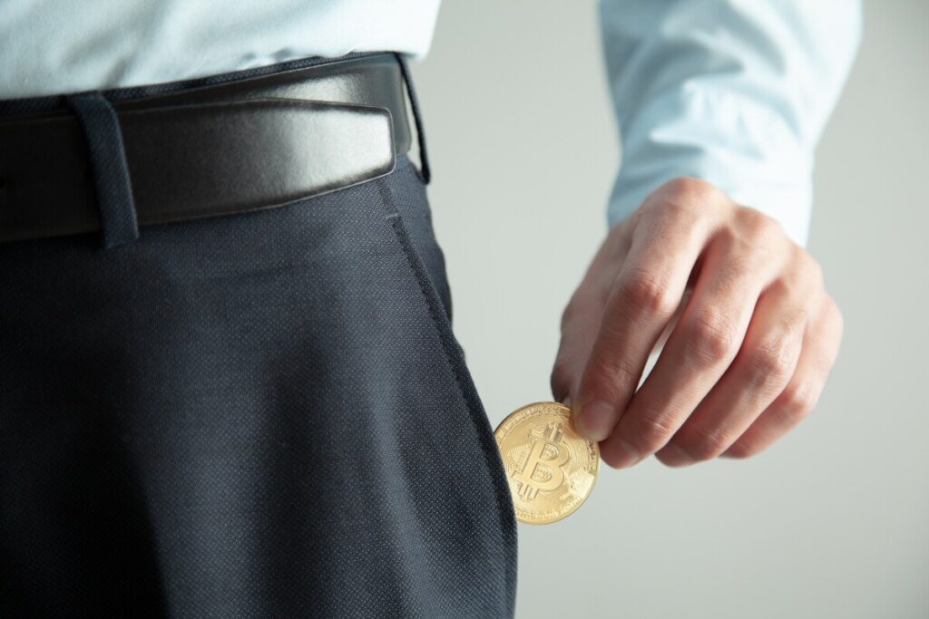 Bitcoin Falls Out of Favor After Losing Grip on $22K, Fund Flows Report Shows