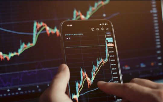 Crypto Experts Predict These New Altcoins to See Price Pump Because of Strong Use Cases