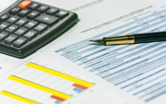 MicroStrategy BTC paper loss hits $1.3B but no plans to stop trading bitcoin