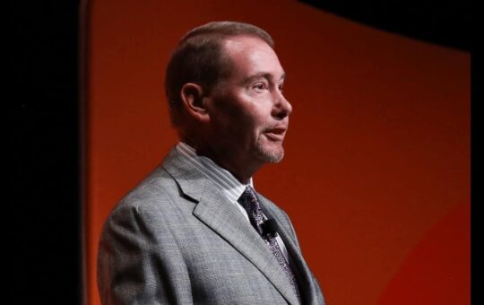 'Bond King' Jeffrey Gundlach Says Incoming Rate Hike Will Be The Last