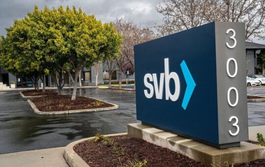 Lawmakers Seek Answers from Fed, FDIC on Silicon Valley Bank Collapse