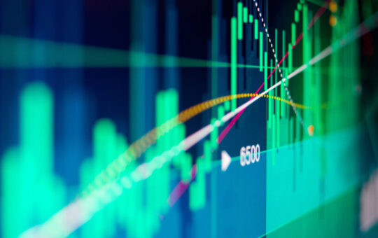 Blur, Pepe Lead Altcoin Action as Bitcoin Settles Above $30K