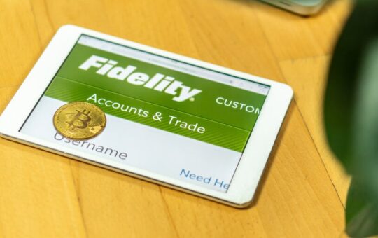 Fidelity Refiles Bitcoin ETF Application With SEC as BlackRock Renews Hope