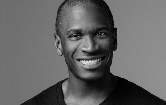 Bitcoin Wins While Fed Prints More 'Fiat Toilet Paper', Says Arthur Hayes