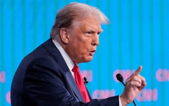 Donald Trump to Take Stage at Bitcoin Conference This Month