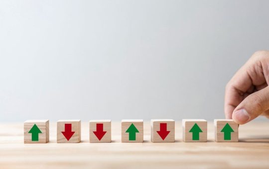 Bitcoin Trades Sideways as Stocks and Crypto Remain Flat