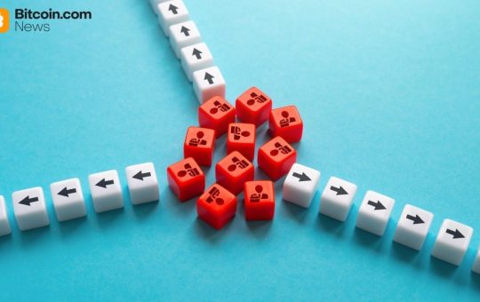 Bitcoin ETFs Suffer $870 Million Mass Exit as Ether Also Bleeds