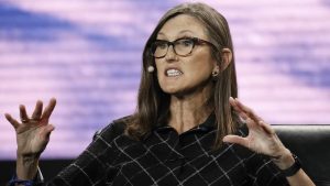Cathie Wood Takes Ark Invest’s $1.3B Venture Fund Onchain