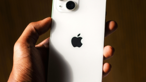 Apple Cash's Banking Partner Tightens ID Rules, Keeps Crypto Ban